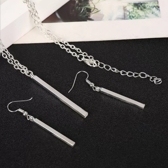 Earrings & Necklace Set Silver Color Chain - Picture 2 of 3